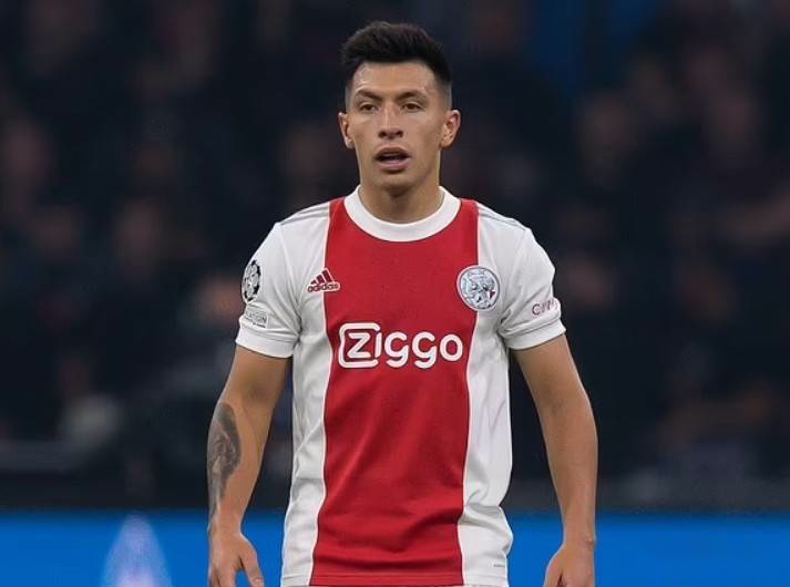 加时末段阿贾克斯调整名单以备西甲，临场应变环节打磨，更衣室稳定，高层口径保持一致(阿贾克斯后卫)